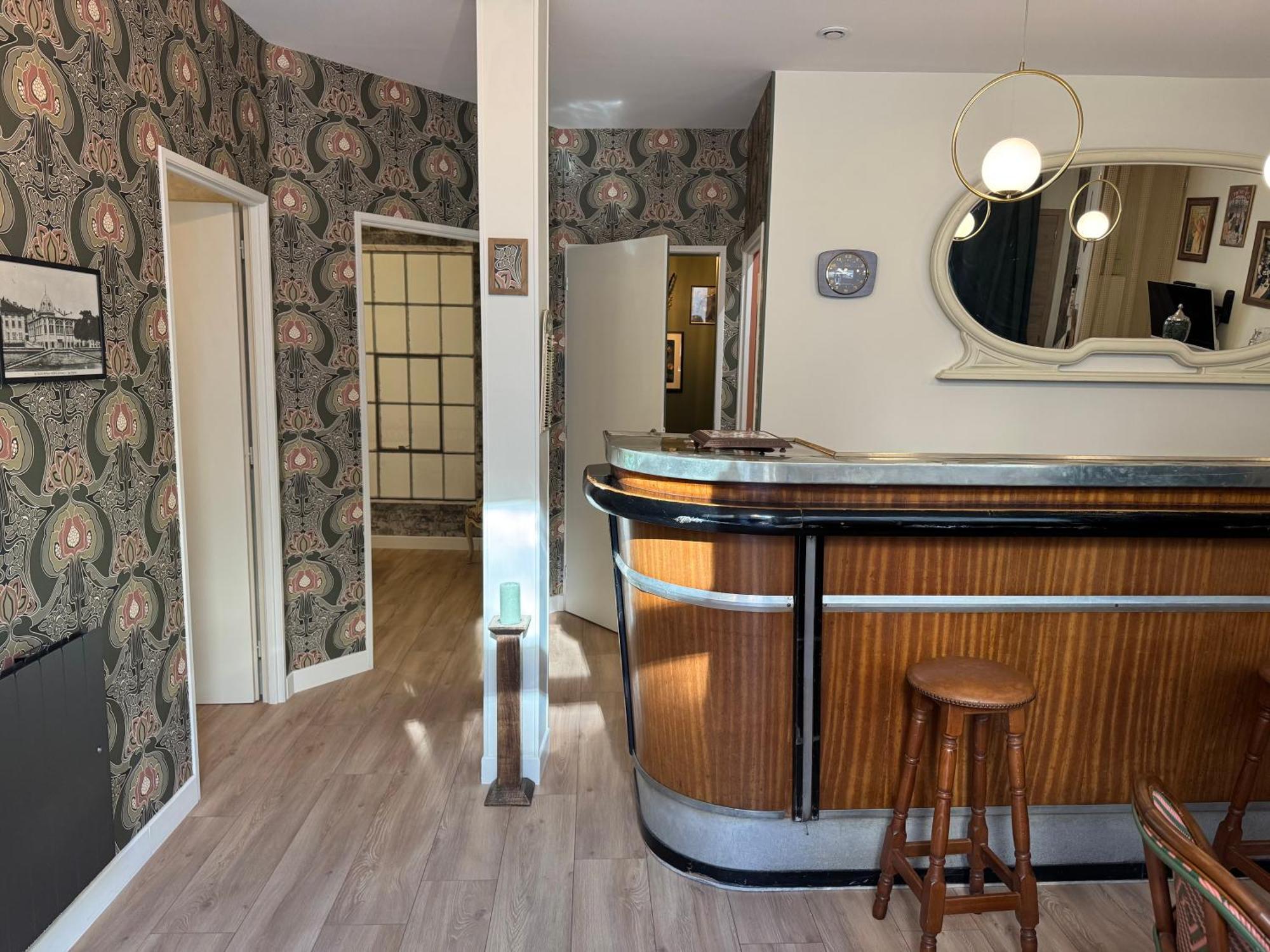 Apartment Le Grand Cafe, Centre Historique, Fibre, Ess, Rez-de-chaussee, Bedinshop *